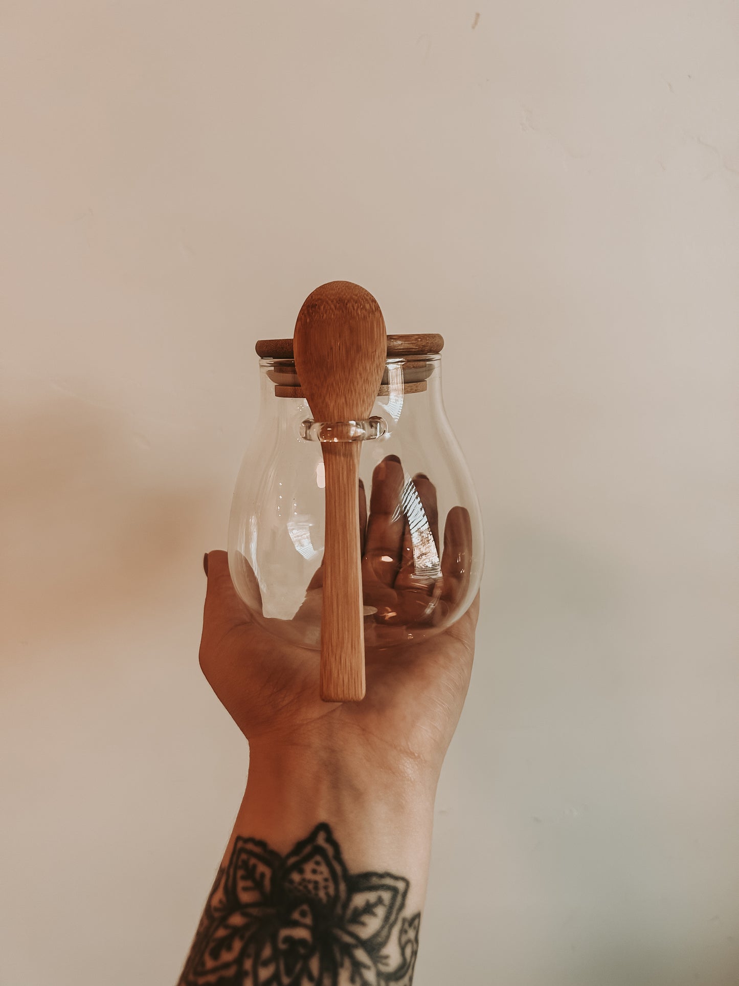 Glass loose leaf tea container