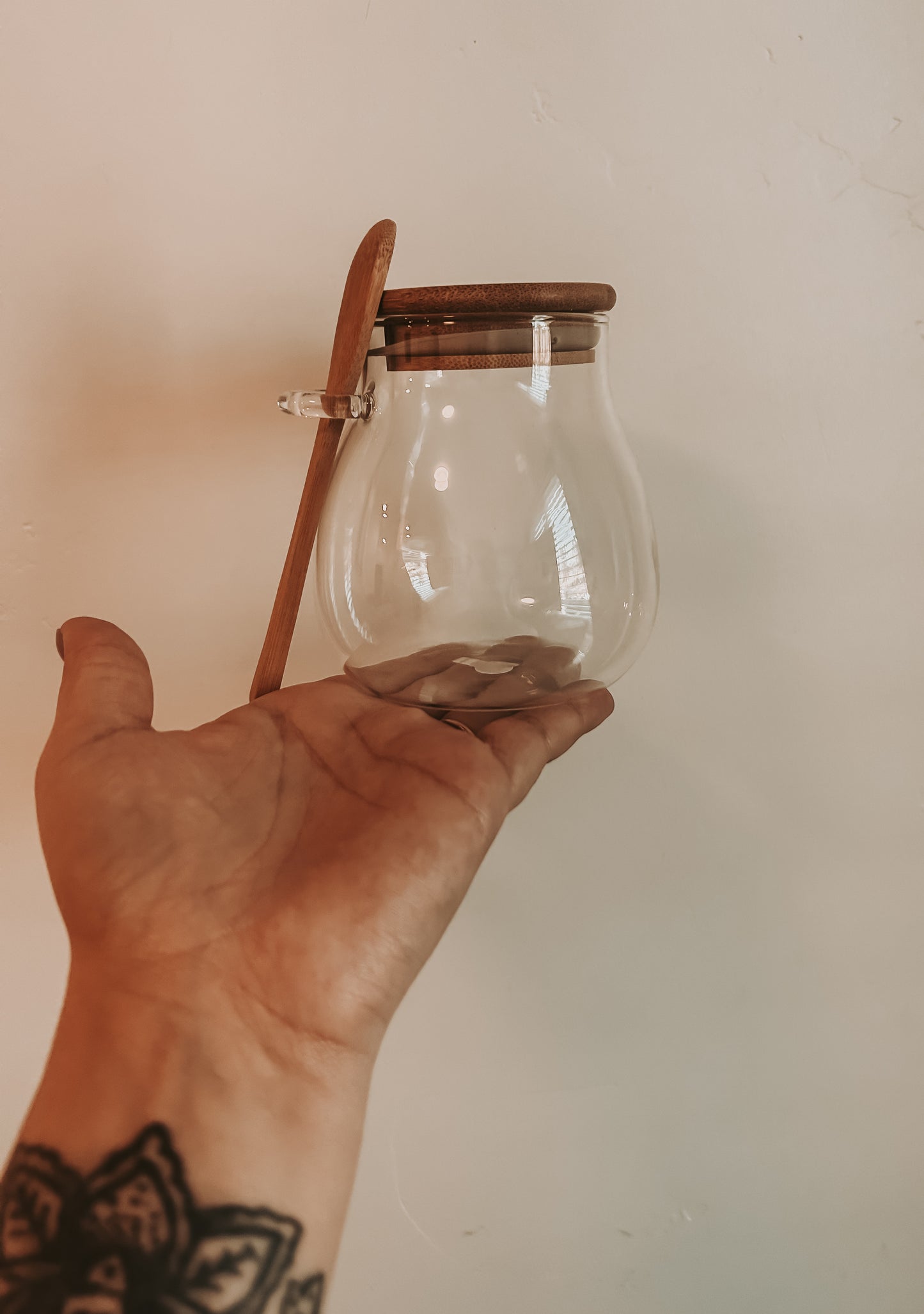 Glass loose leaf tea container