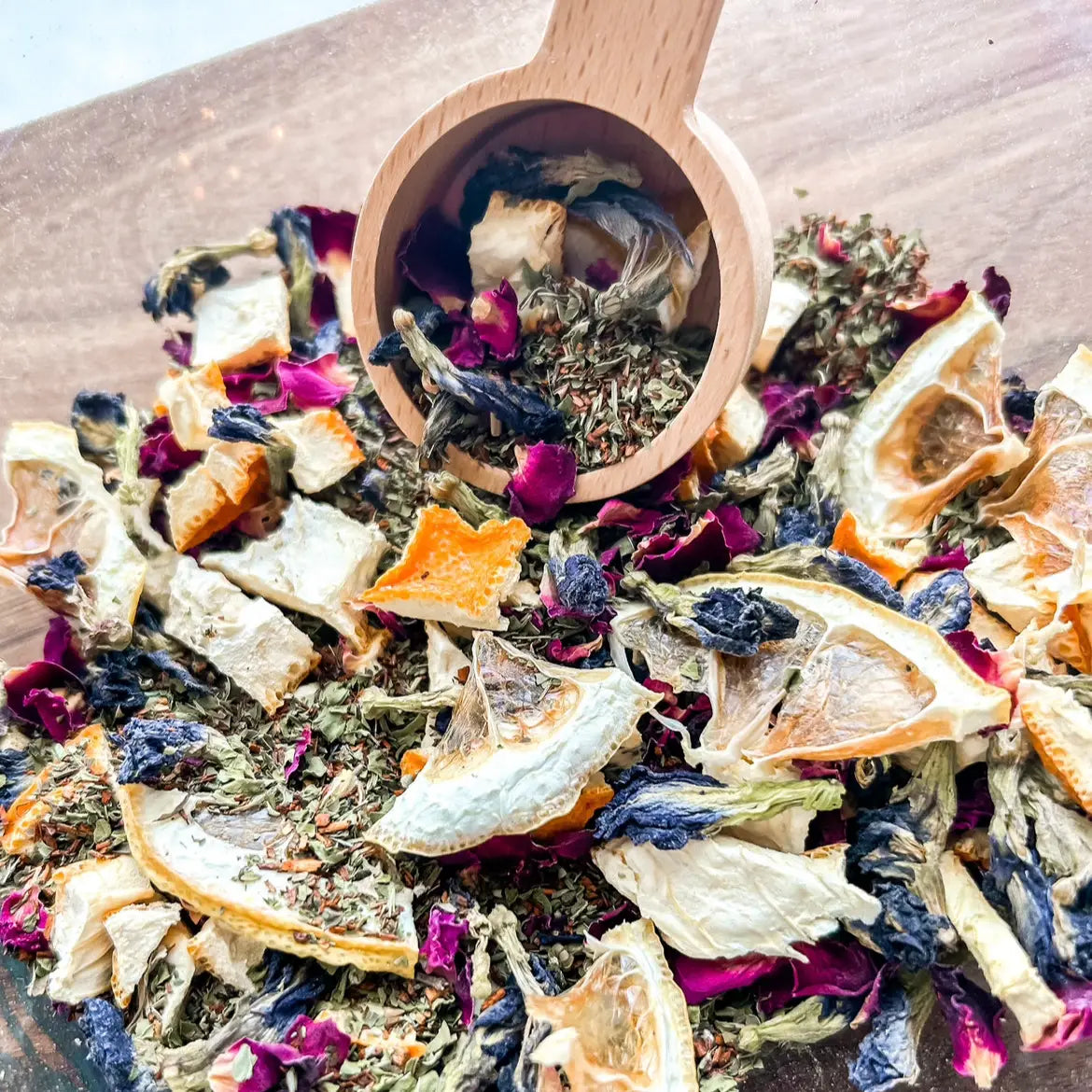 Mama - Citrus + Floral Organic loose leaf tea blend