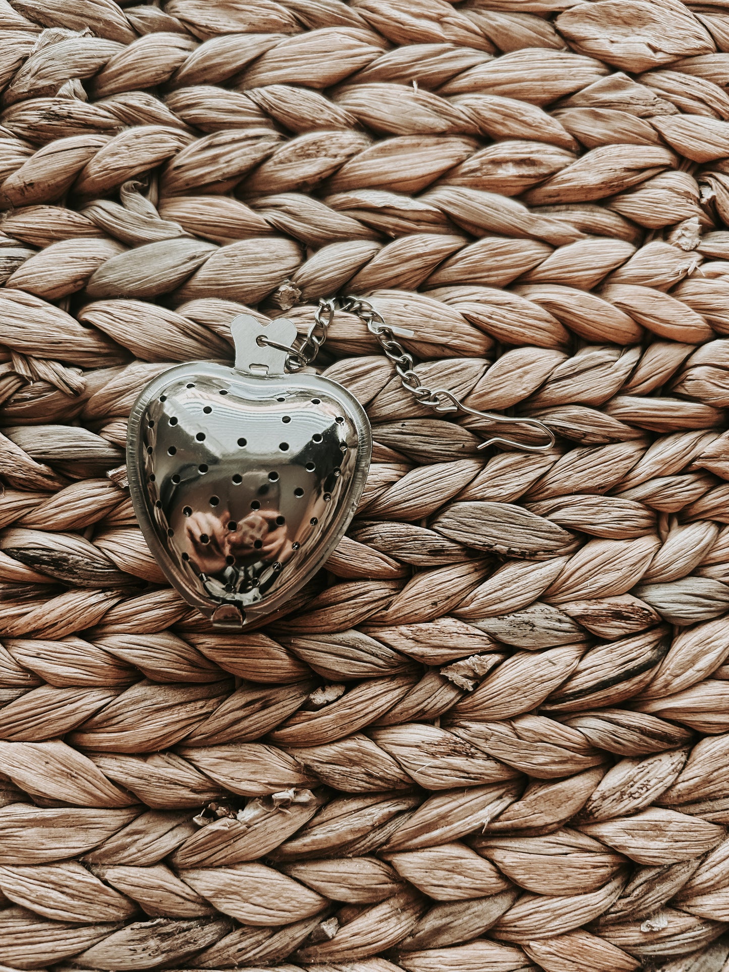 Heart chain tea steeper