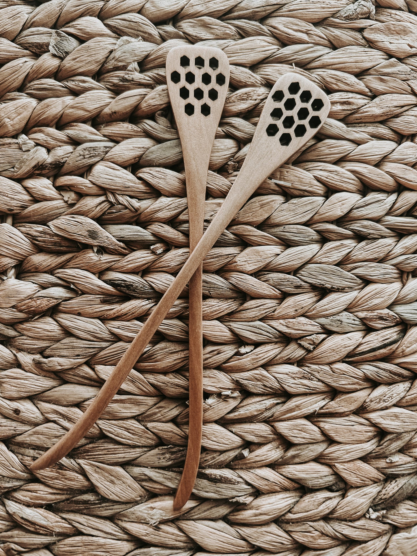 Light flat honey wand