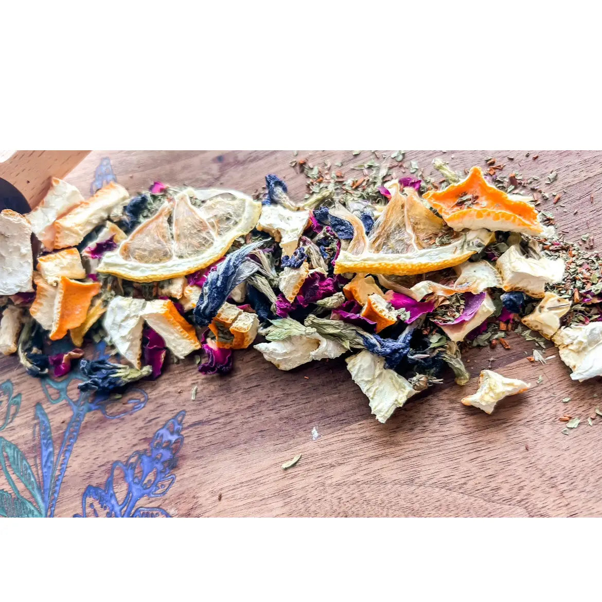 Mama - Citrus + Floral Organic loose leaf tea blend