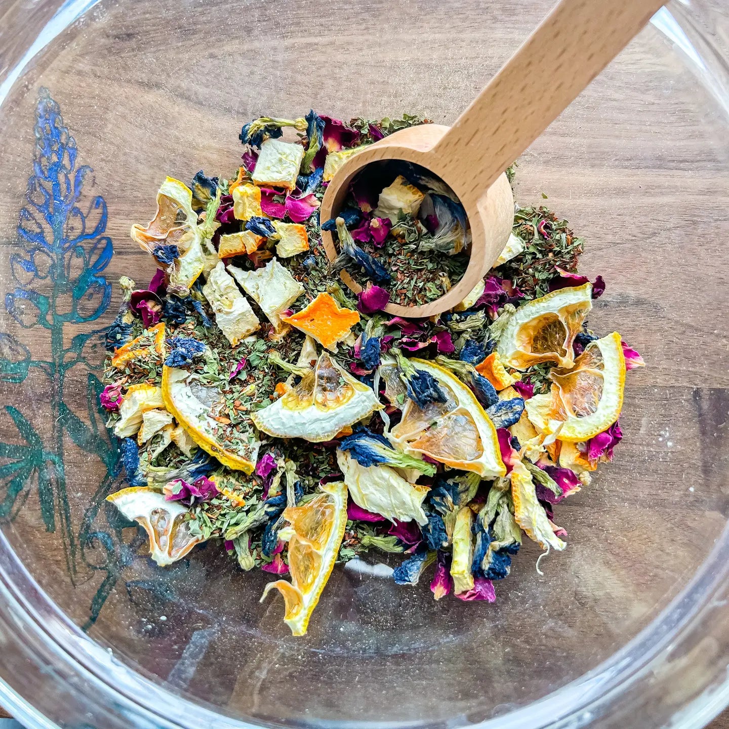 Mama - Citrus + Floral Organic loose leaf tea blend